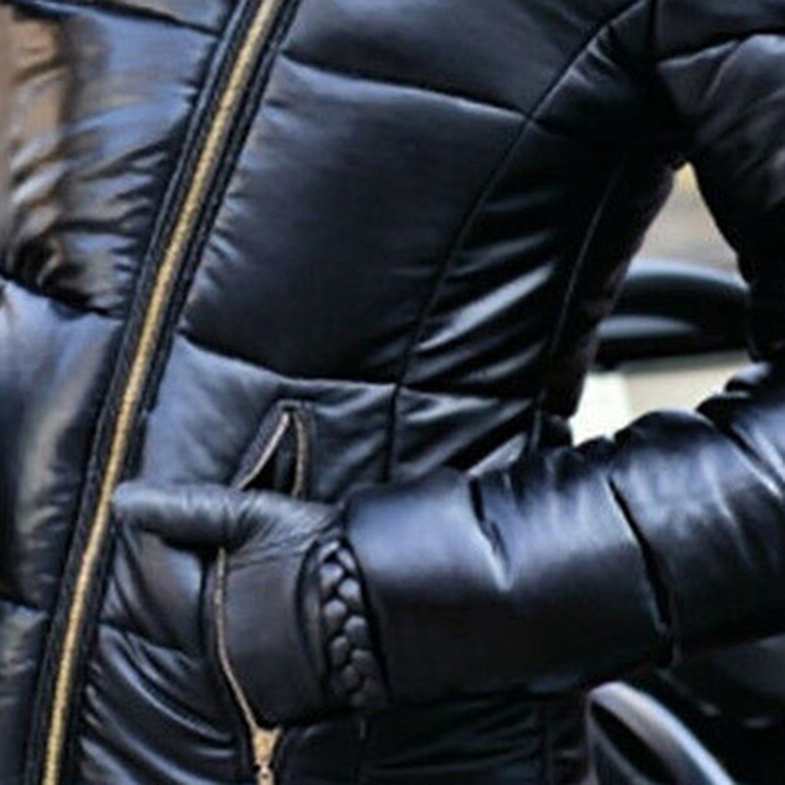 Women's coat with stylish hood