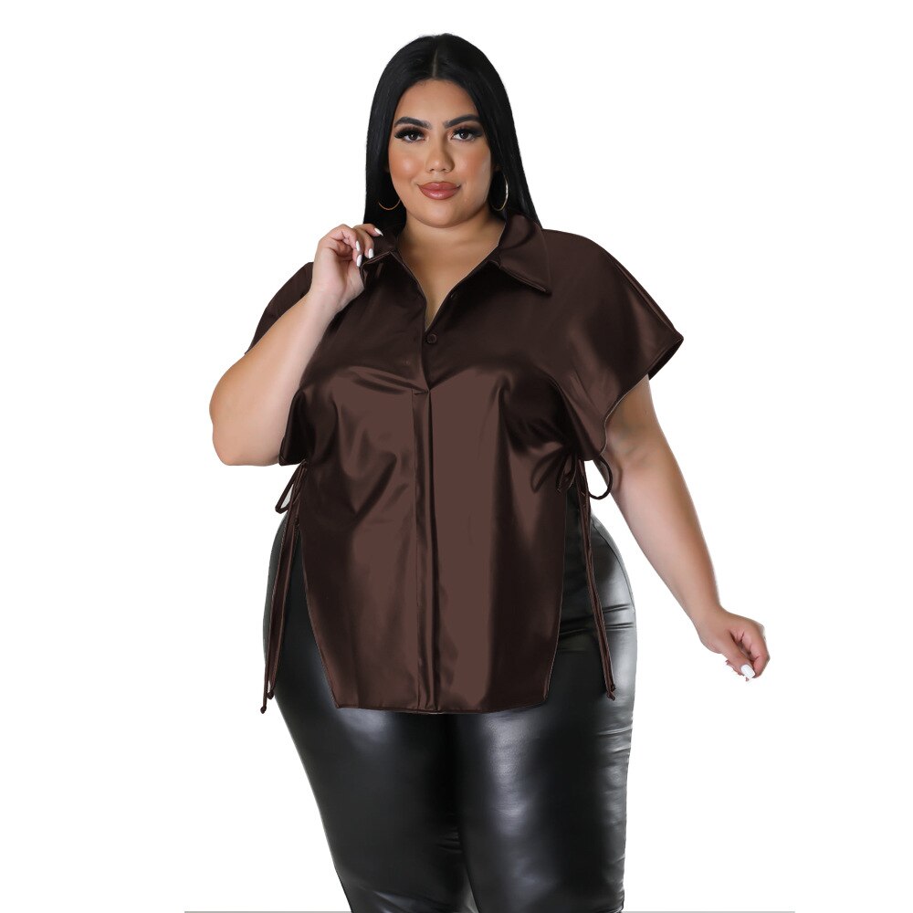 Classic-comfortable short-sleeved top: elegant oversized blouse