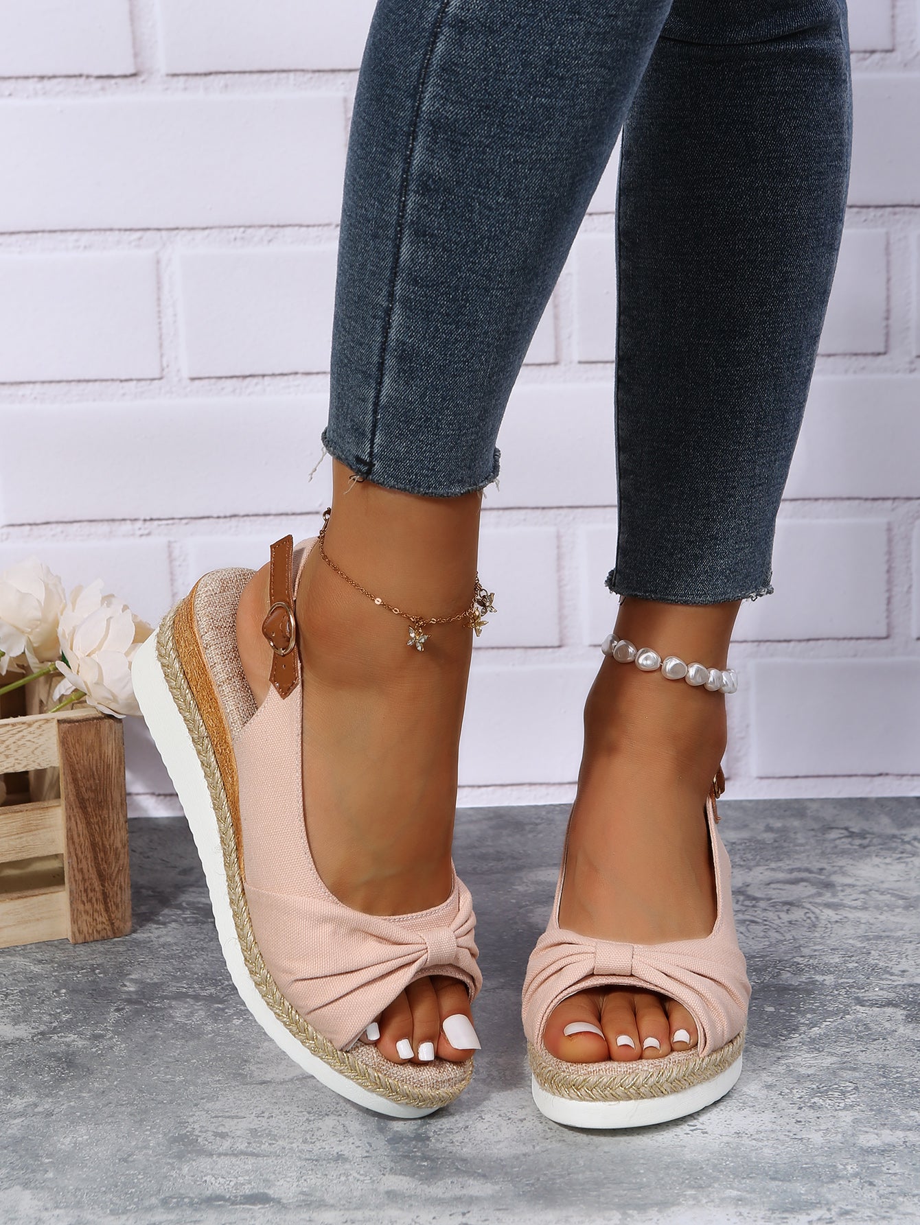 Wedge sandals with peep toe buckle