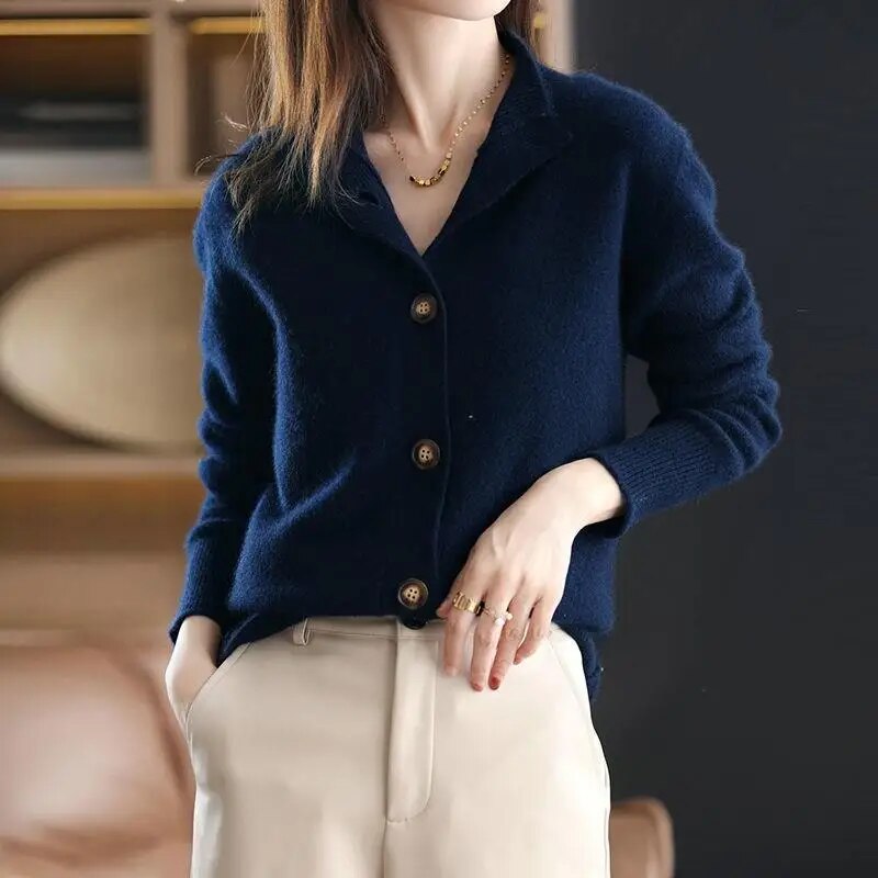 Dakota™ - Elegant Buttoned Jumper