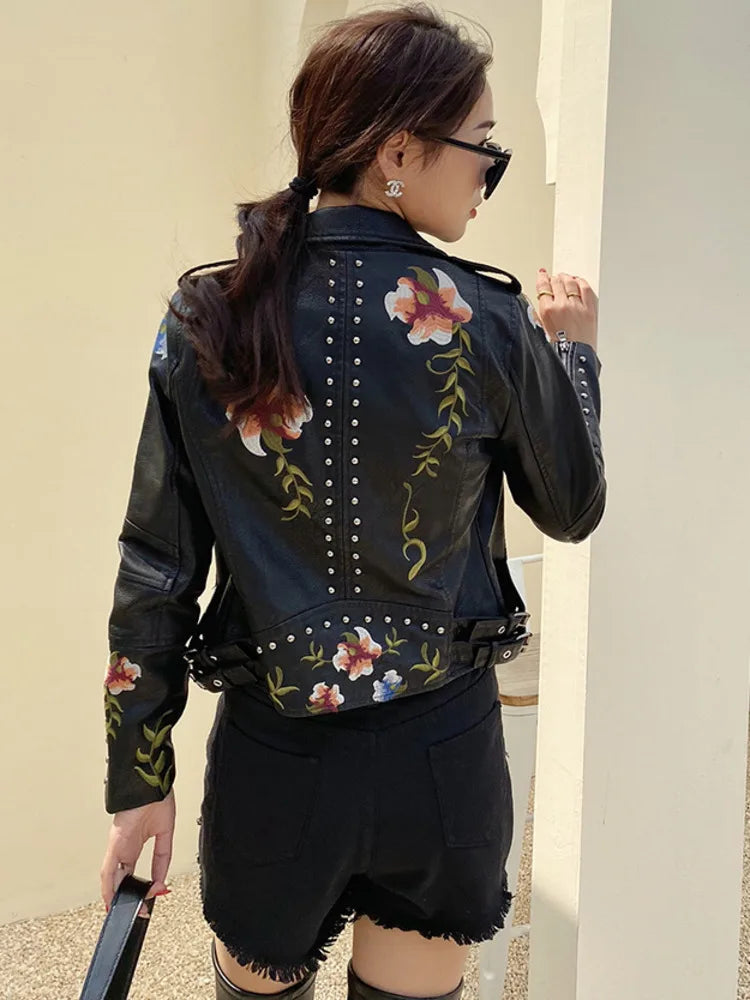 Syndra - elegant embroidered streetwear jacket