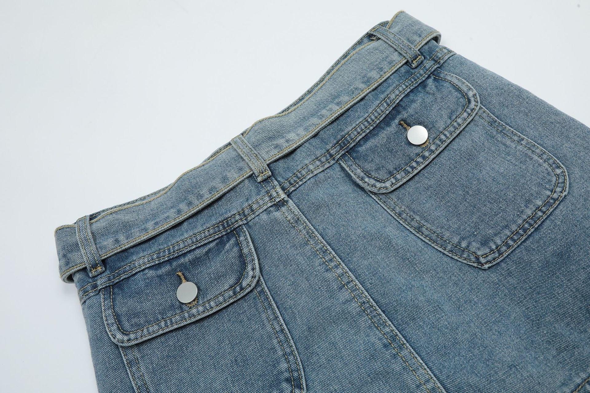 Versatile denim skirt with multiple pockets