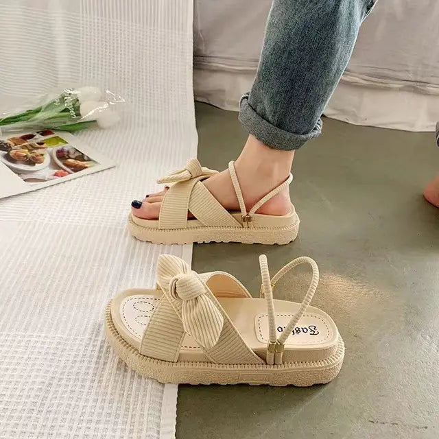 Espadrille sandals with straps