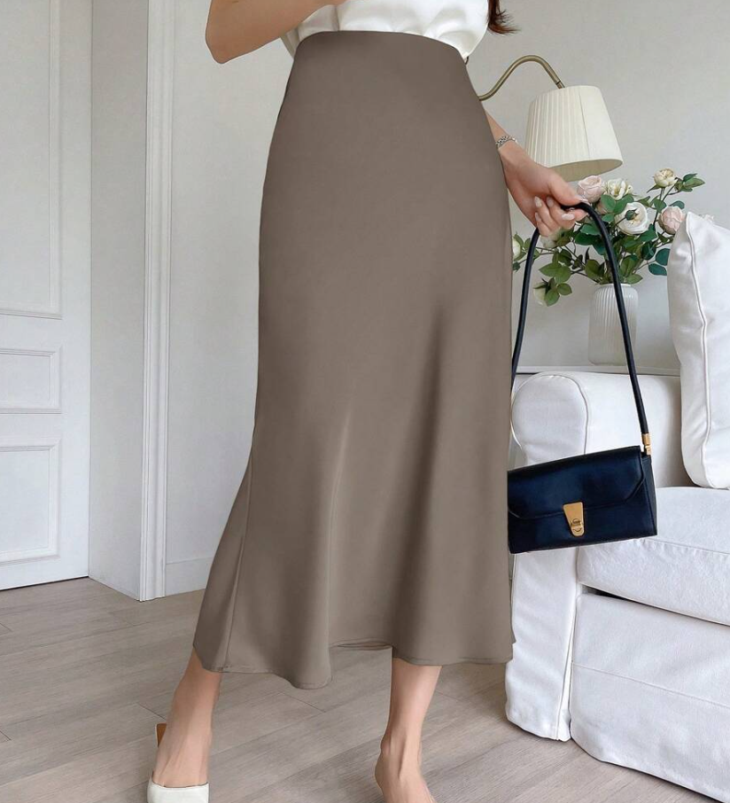 Satin skirt with high waist