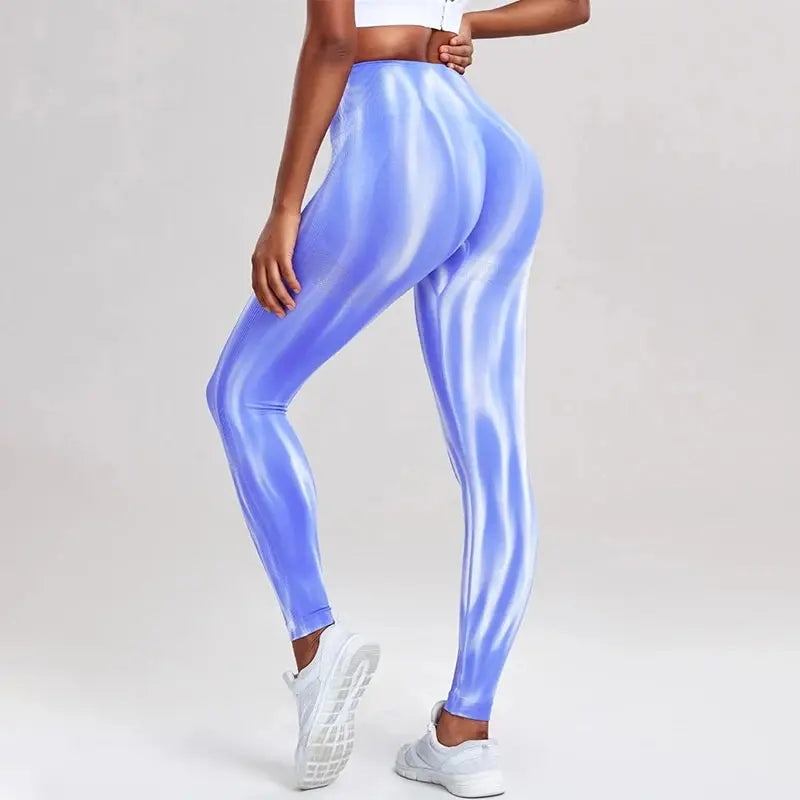 High-waisted performance leggings with seamless wave pattern