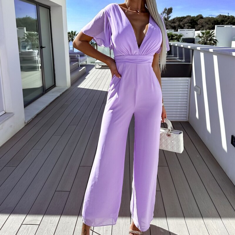 Elegant jumpsuit with wide legs