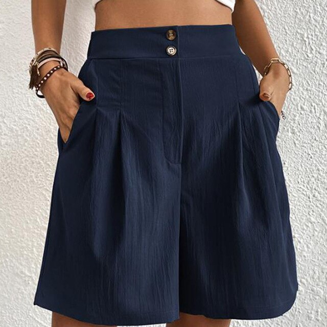 Double-buttoned shorts