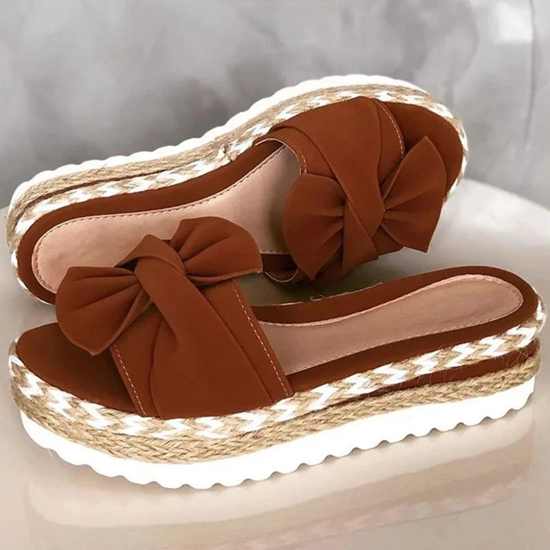 Summer Sandals With Wedge Heel and Bow Detail