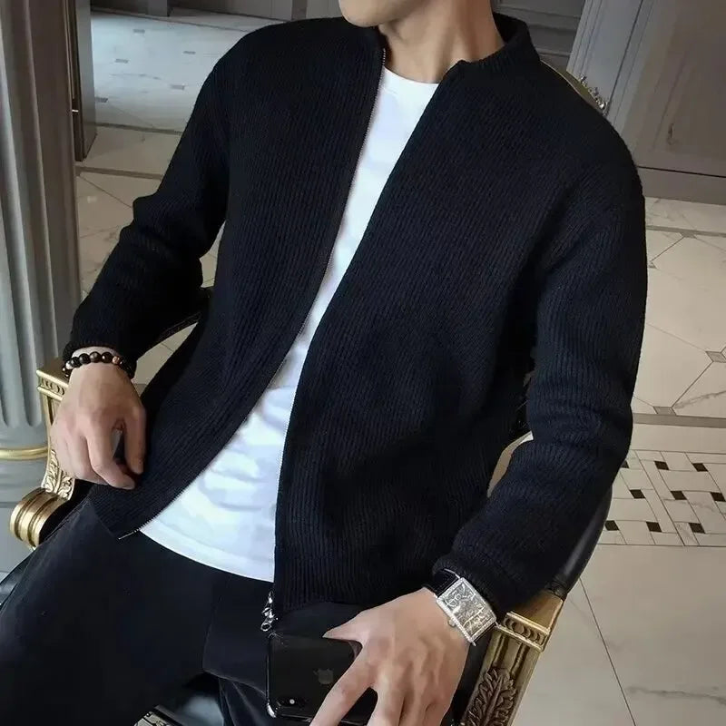 Classic men's cardigan with zipper