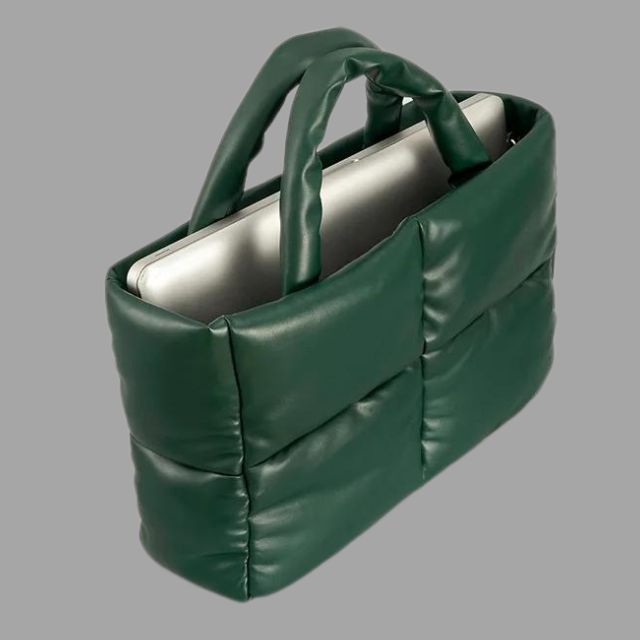 Metallic puffer carrier bag with ruffled design