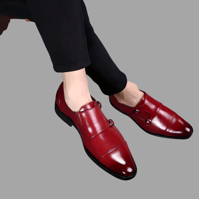 Elegant leather shoes with monk straps