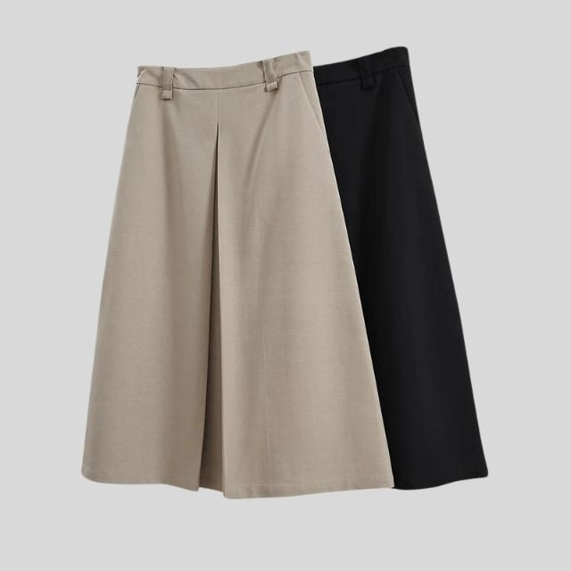 High-waisted skirt with A-line pleats