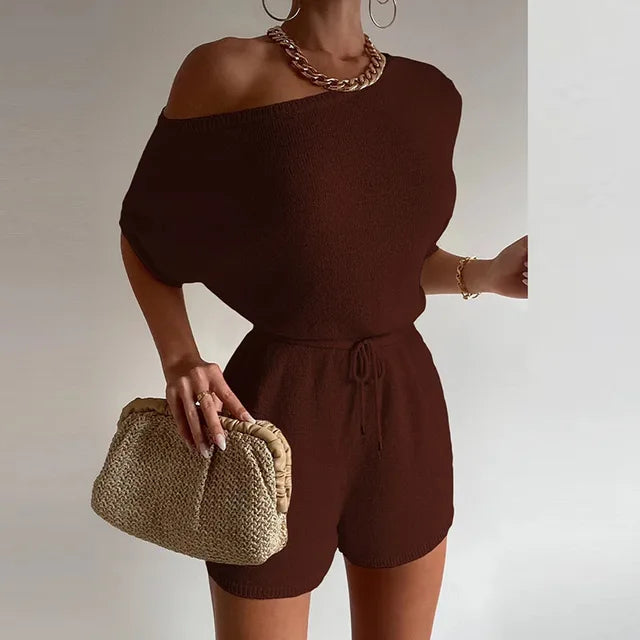 Anais - Shoulder-hugging romper