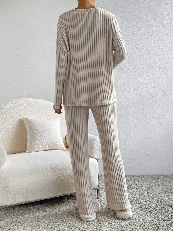 Cosy knitwear set for women