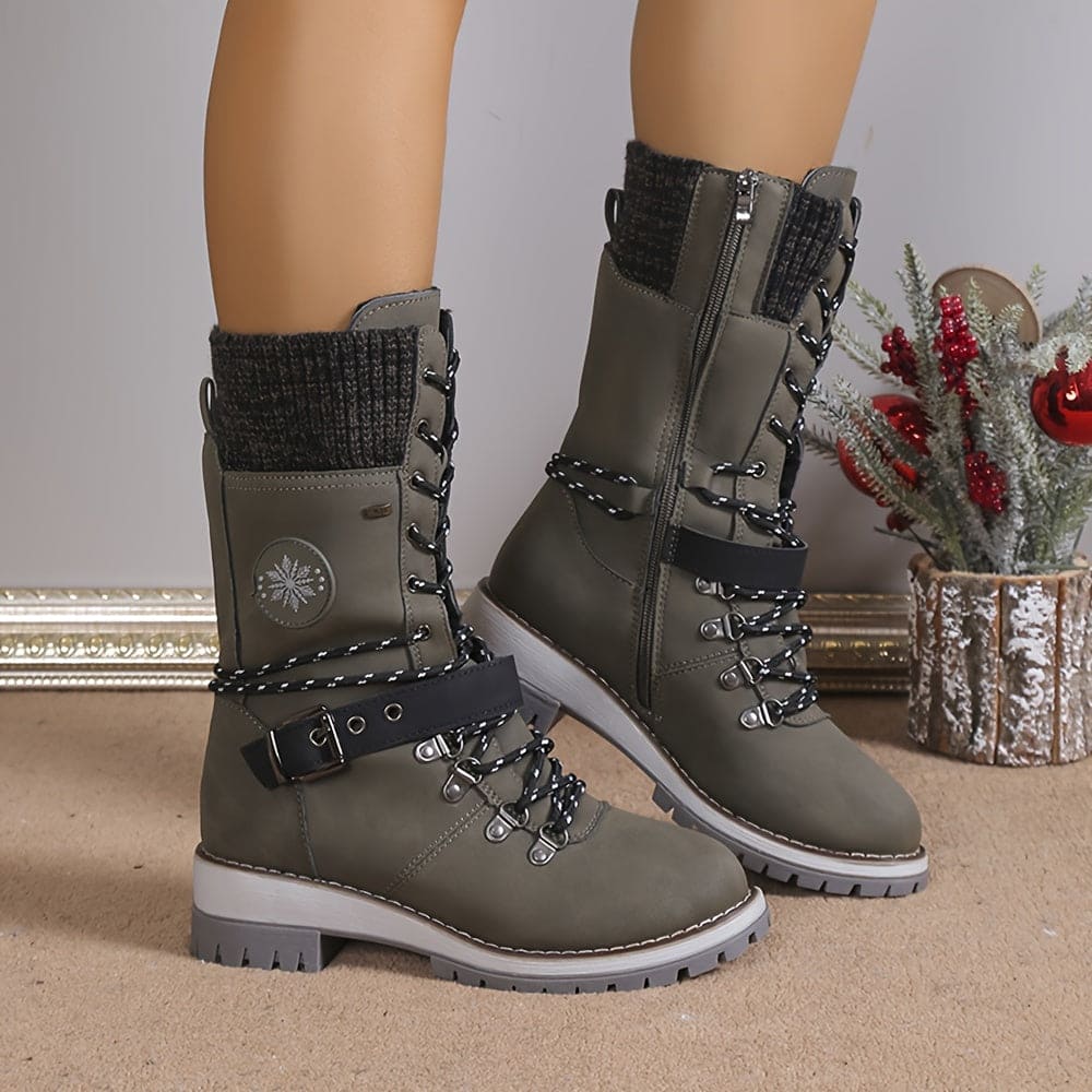 Elegant knitted thermal boots