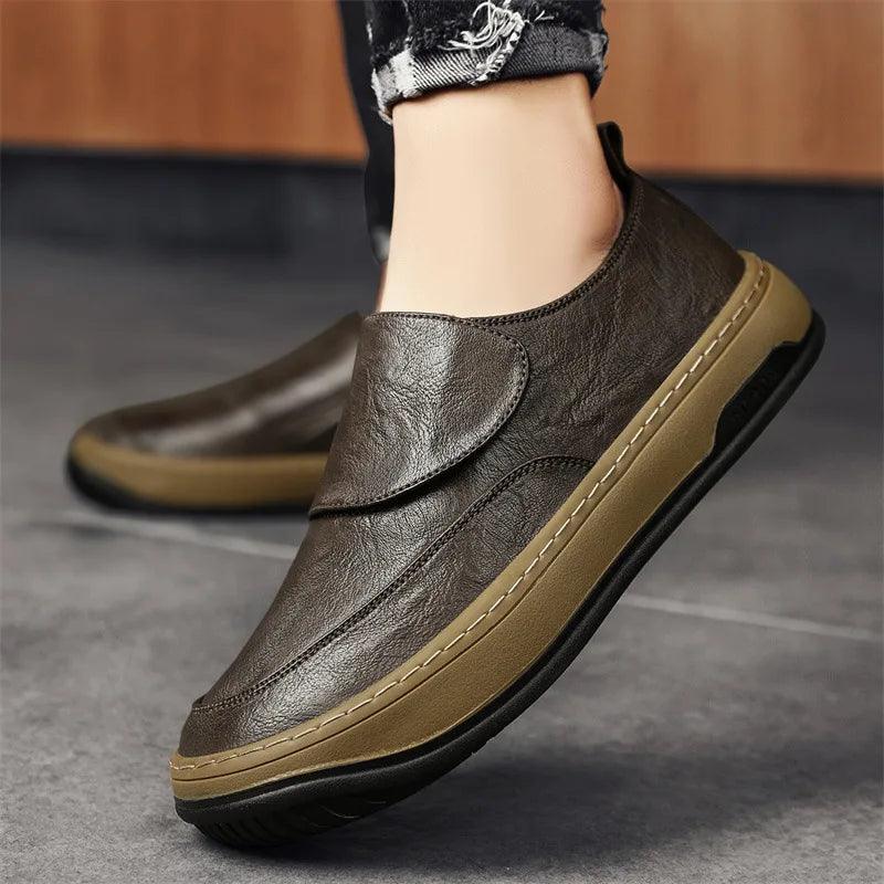 Casual slip-on shoes with contrast sole