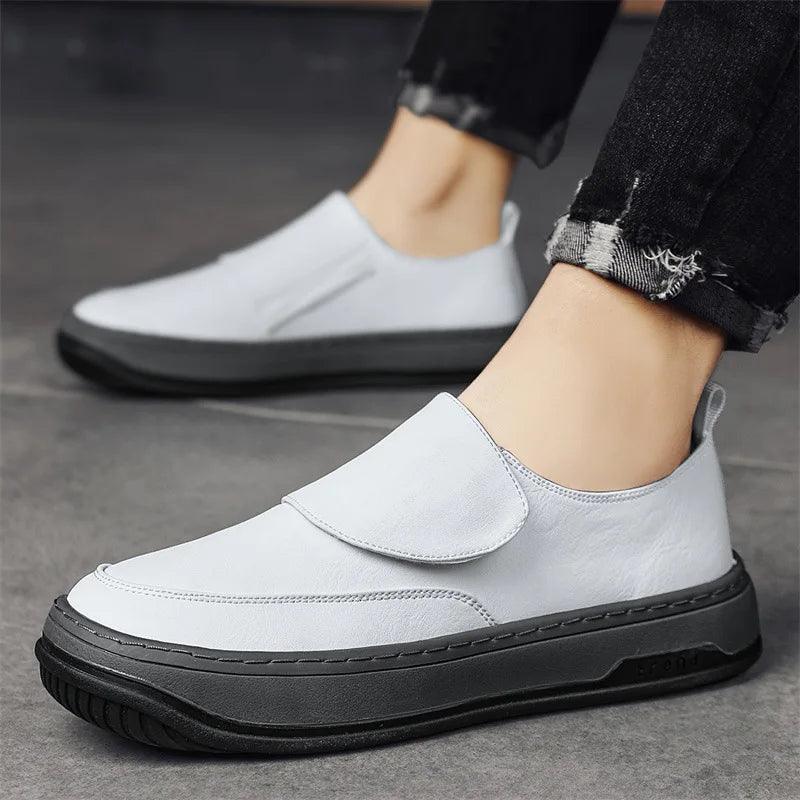 Casual slip-on shoes with contrast sole