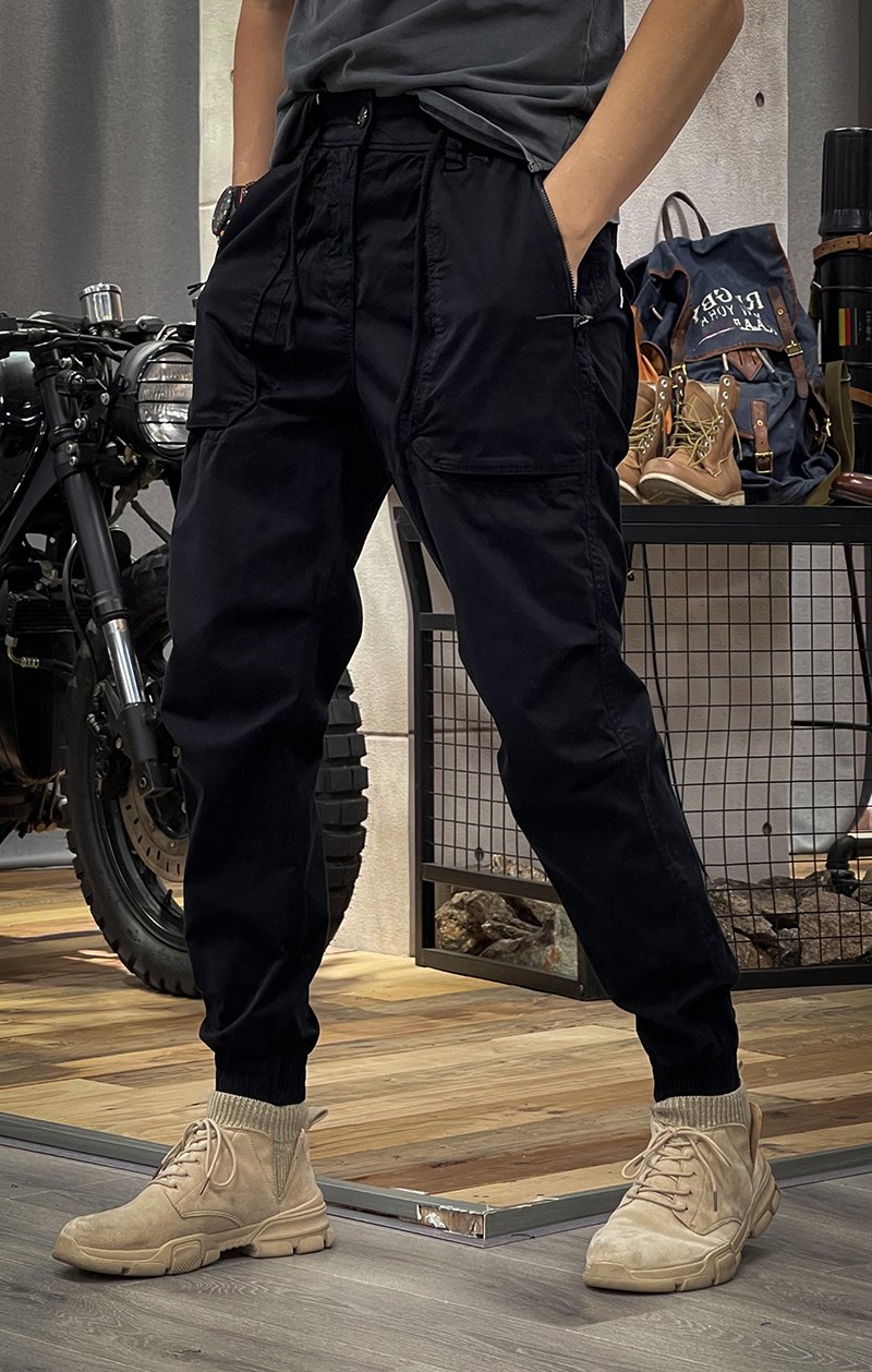 Stretchy cargo trousers for optimum comfort