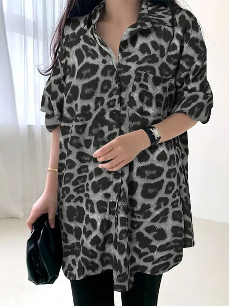 Caryn - Loose blouse with leopard print and long sleeves for women