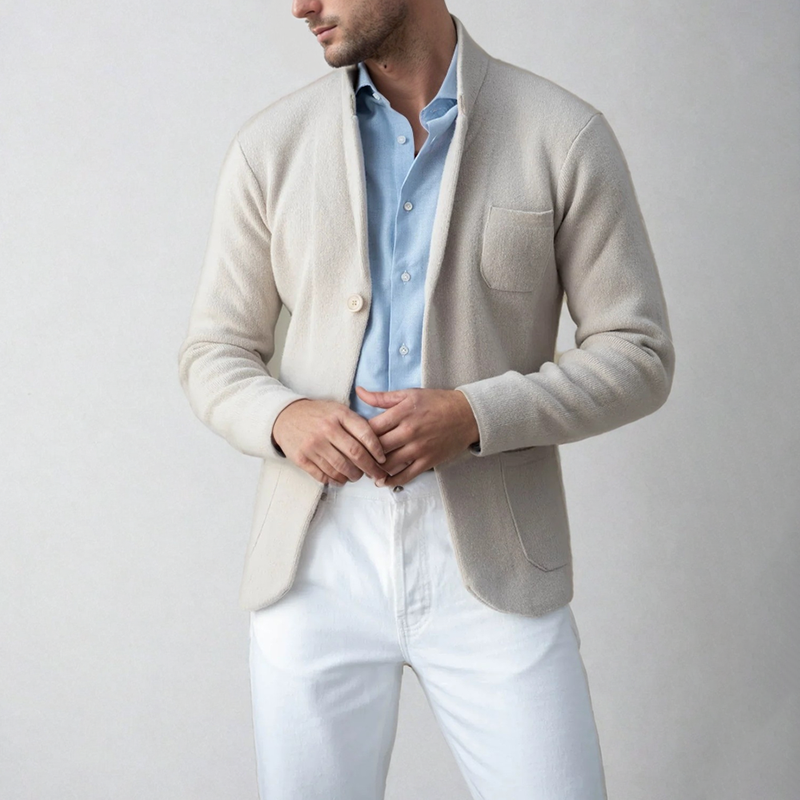 Stylish wool blazer with pocket