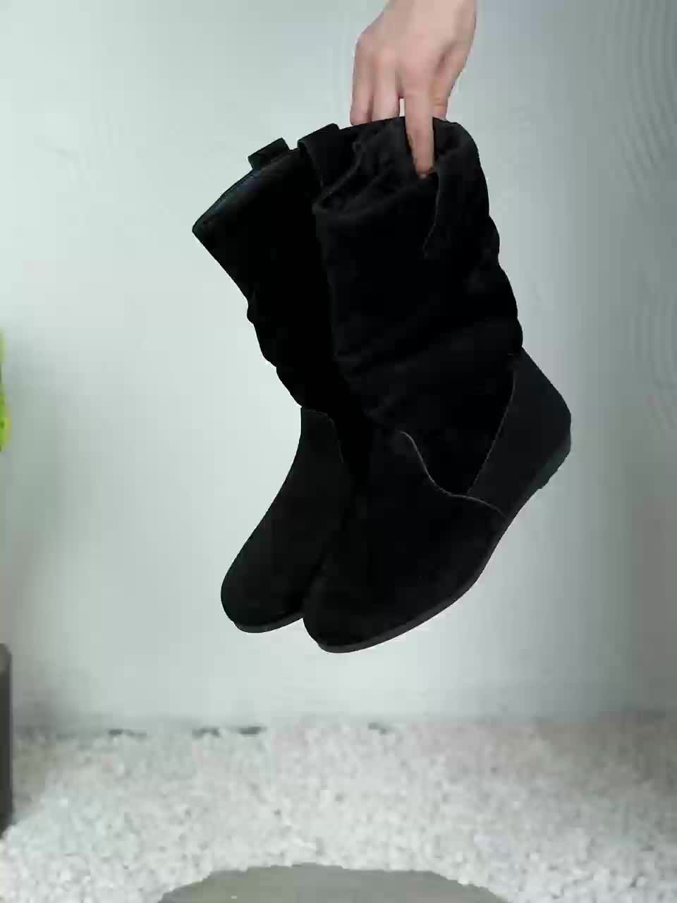 Warm ankle boot with soft lining