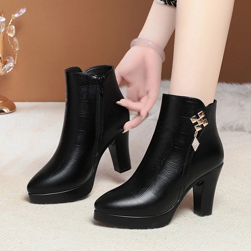 Elegant Heeled Ankle Boots