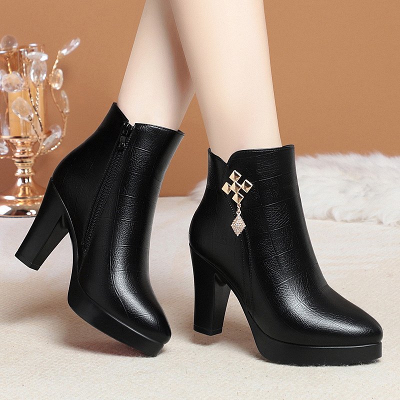 Elegant Heeled Ankle Boots