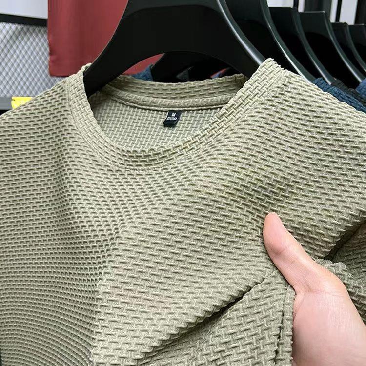 Breathable round T-shirt made of mesh for the summer