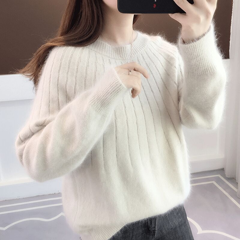 Elegant soft jumper for women