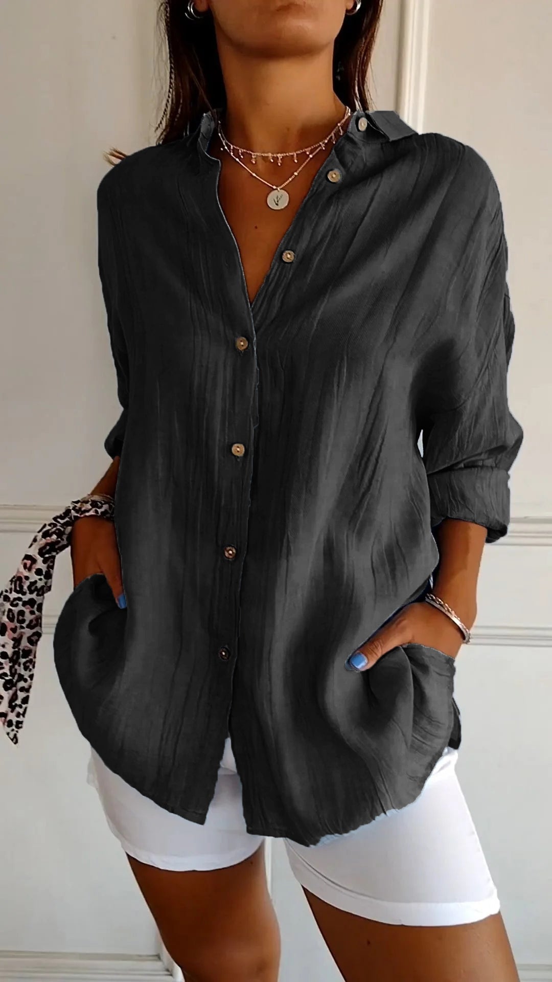 Elegant shirt with pleated hairstyle