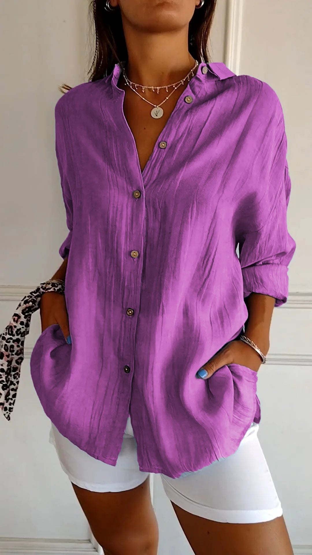 Elegant shirt with pleated hairstyle