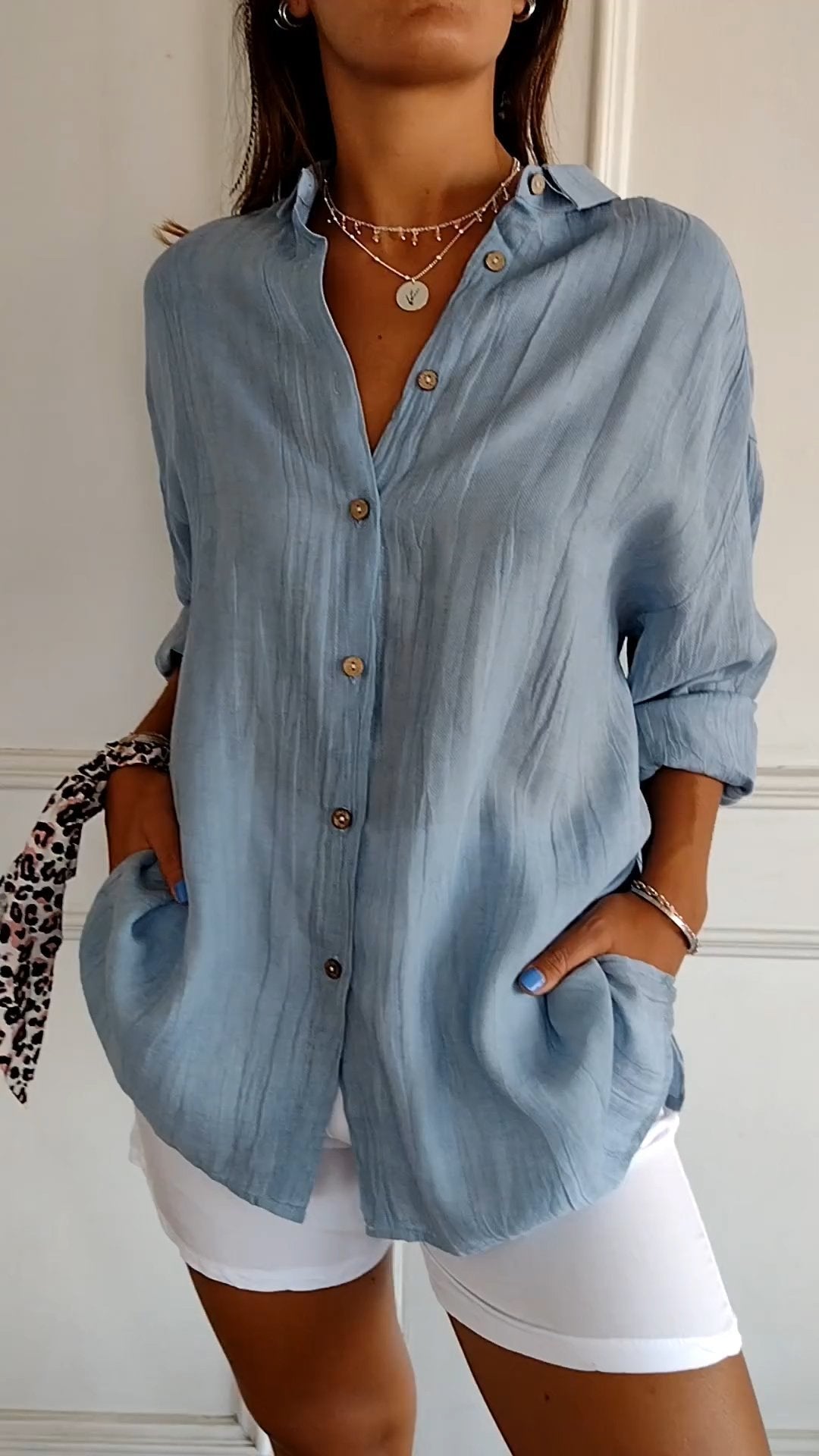 Elegant Shirt with pleated hairstyle