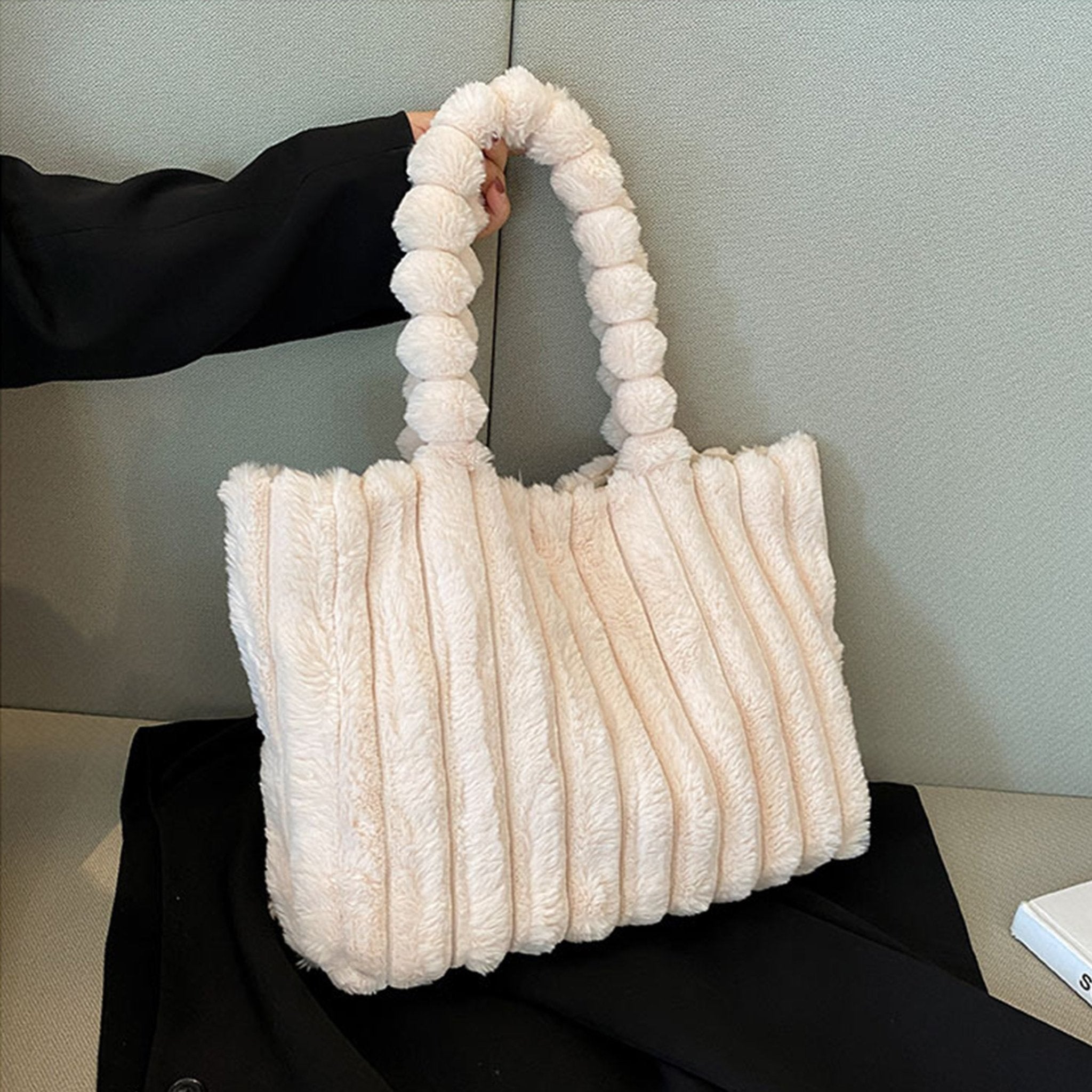 Plush Textured Faux Fur Handbag – Soft Winter Tote