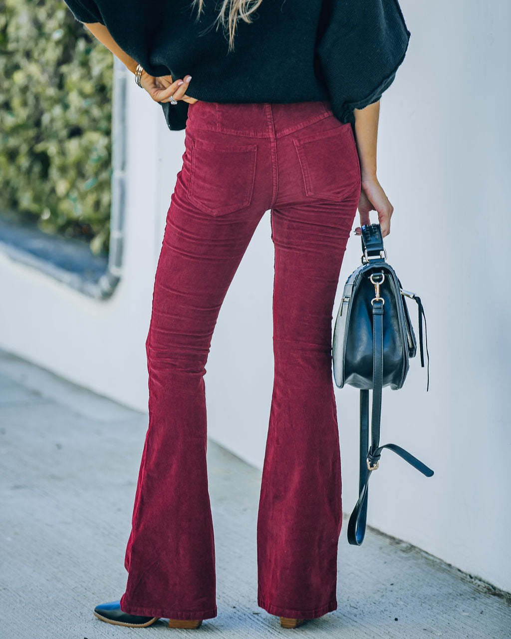 Fashionable flared trousers with stretch