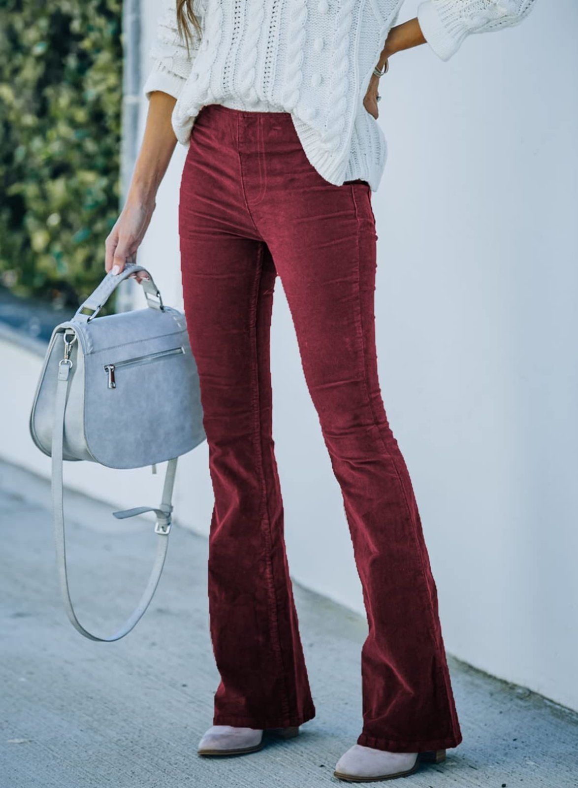 Fashionable flared trousers with stretch