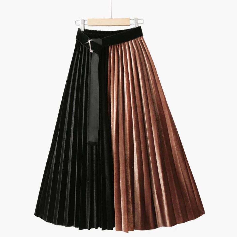 Stylish two-coloured pleated skirt