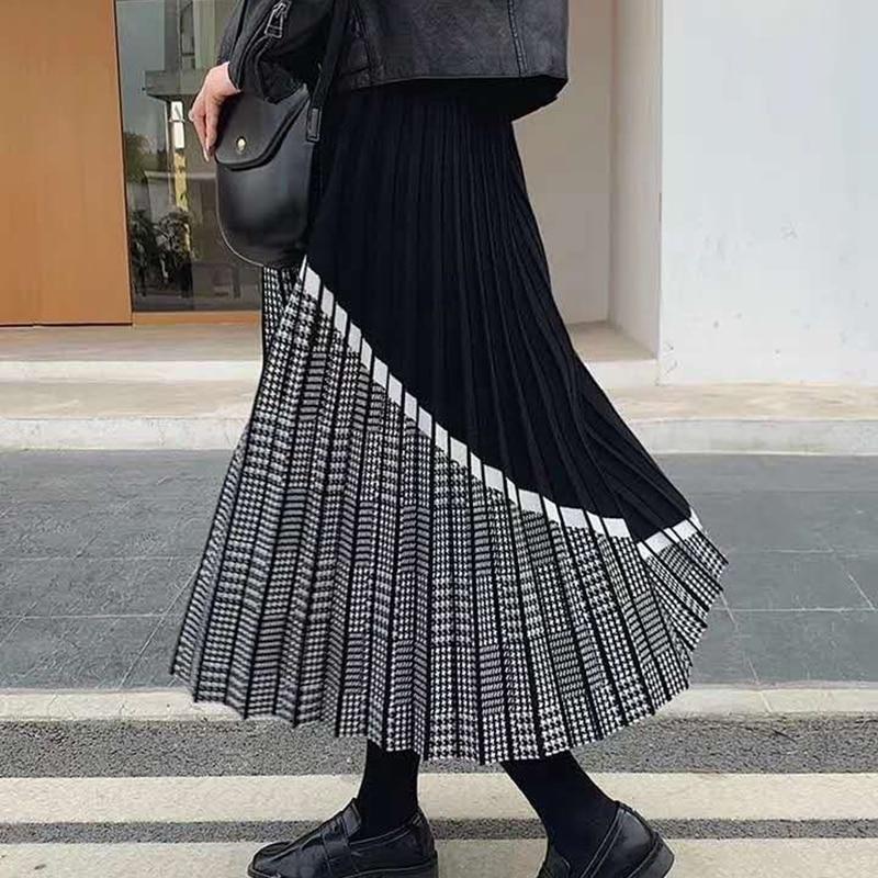 Stylish pleated asymmetric skirt